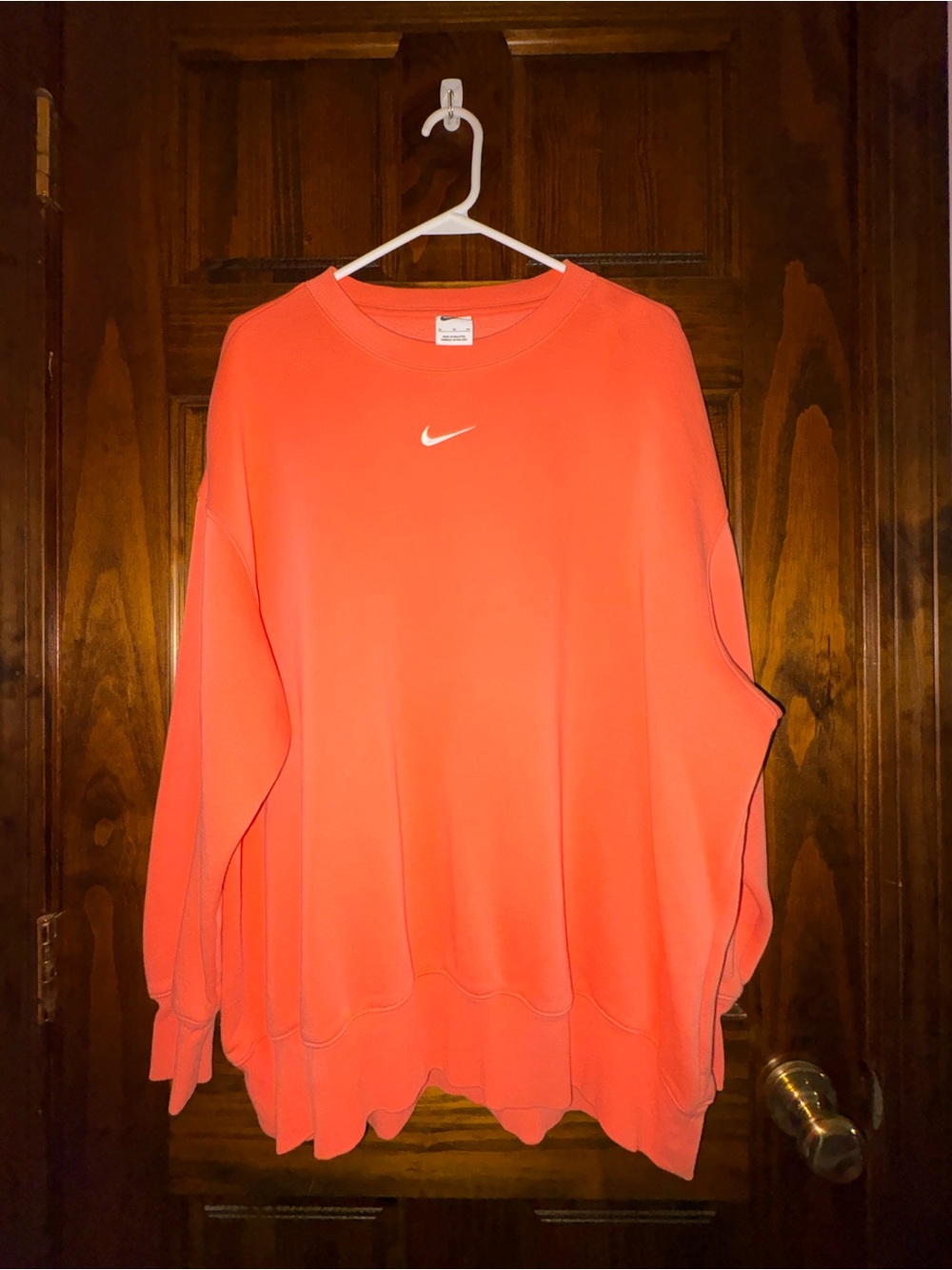 Nike Phoenix Fleece Oversized Women’s Coral Crewneck Sweatshirt